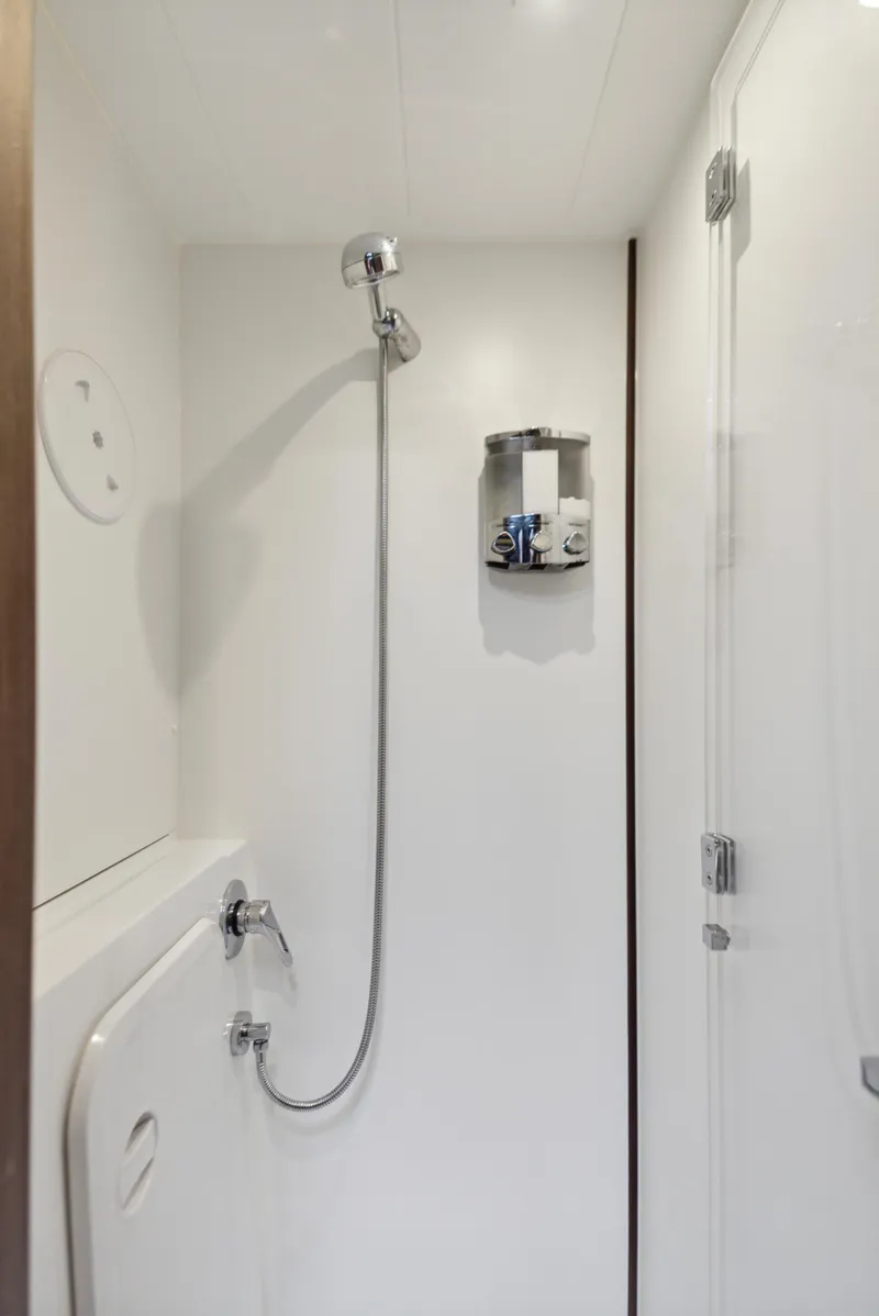 Slide: The Image of Lagoon 42 2019 - 87