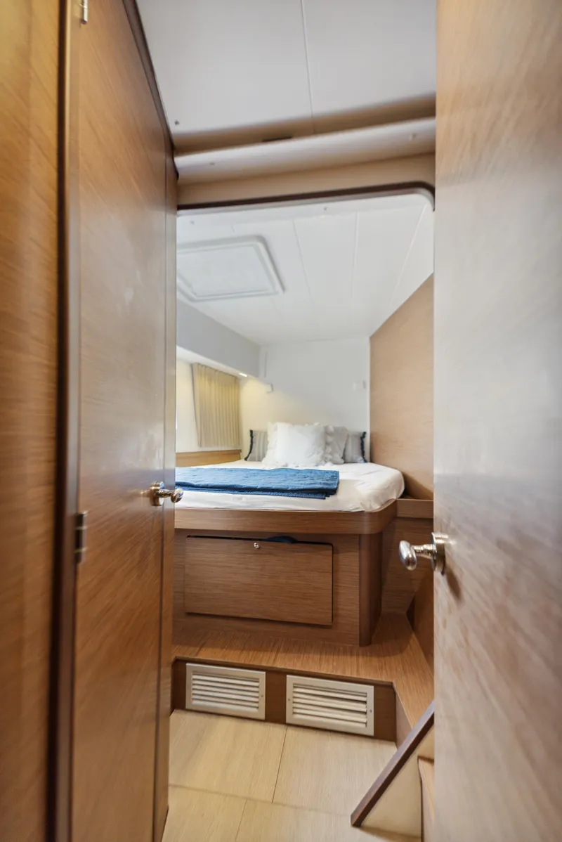 Slide: The Image of Lagoon 42 2019 - 90