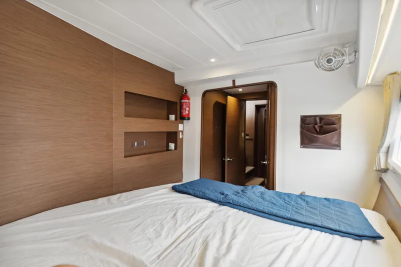 Slide: The Image of Lagoon 42 2019 - 92