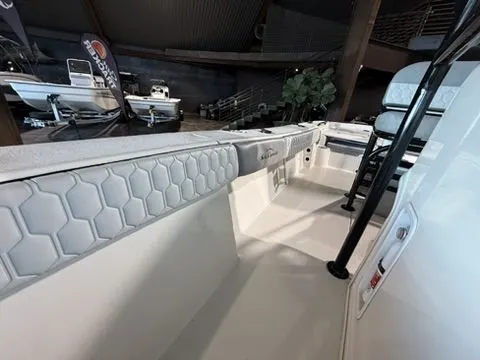 Slide: The Image of Sea Chaser 26 LX 2026 - 15