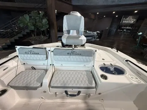 Slide: The Image of Sea Chaser 26 LX 2026 - 33