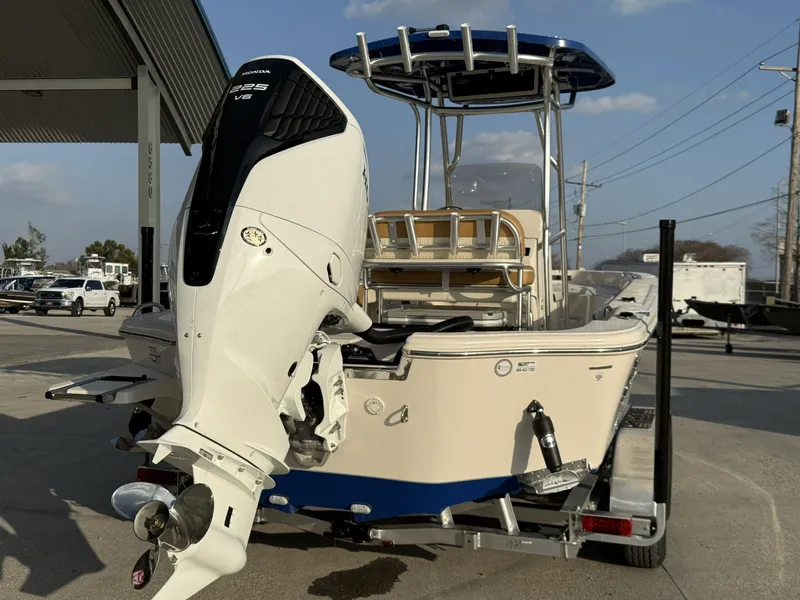 Slide: The Image of Sea Chaser 23 LX 2026 - 5