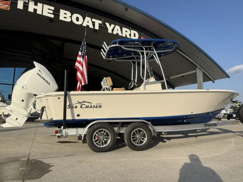 Slide: The Image of Sea Chaser 23 LX 2026 - 6