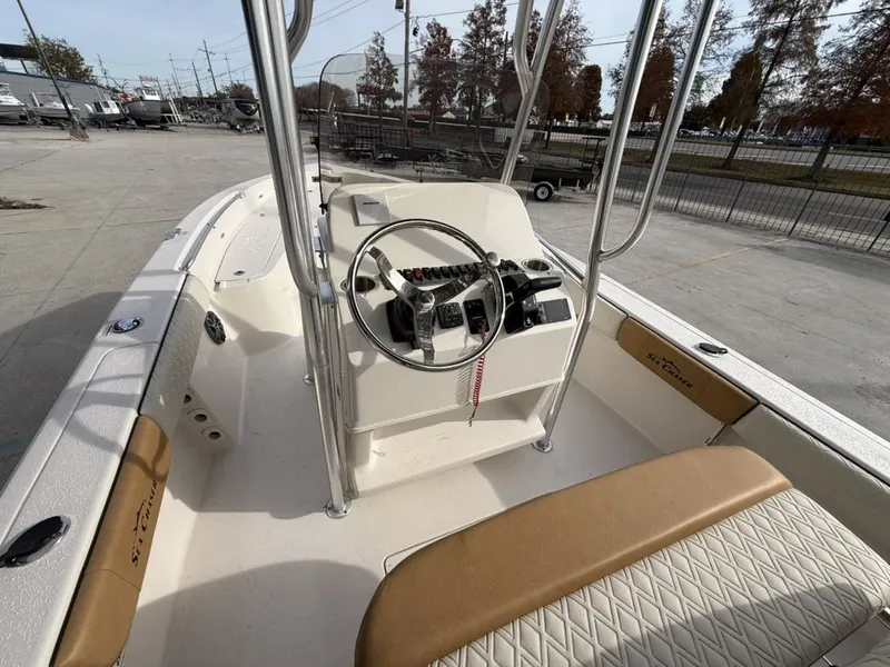 Slide: The Image of Sea Chaser 23 LX 2026 - 7