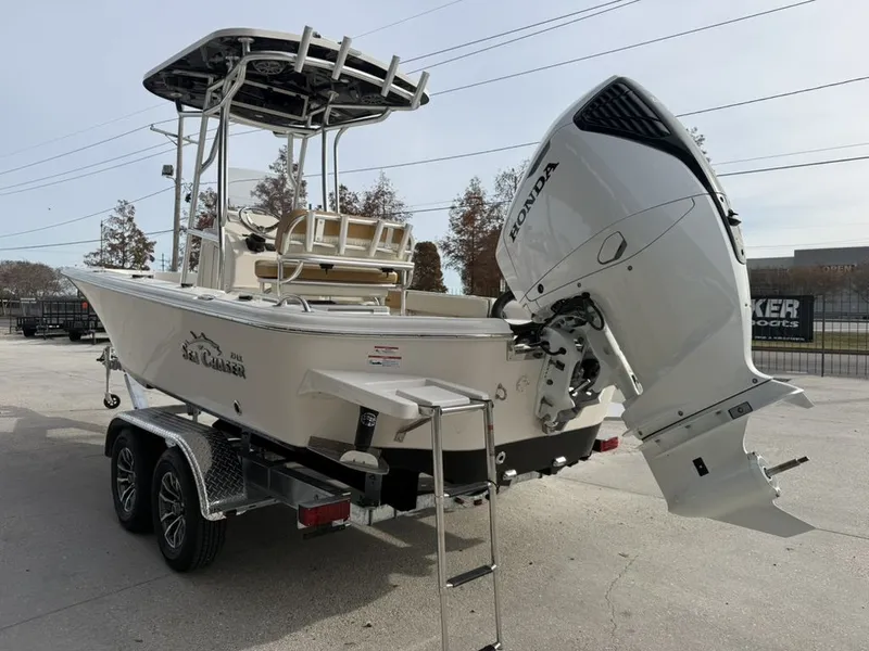 Slide: The Image of Sea Chaser 23 LX 2026 - 8