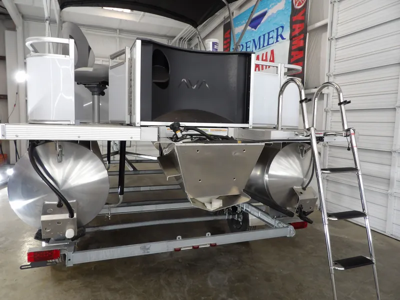 Slide: The Image of Avalon Venture 85 Rear Fish - 21' 2026 - 12