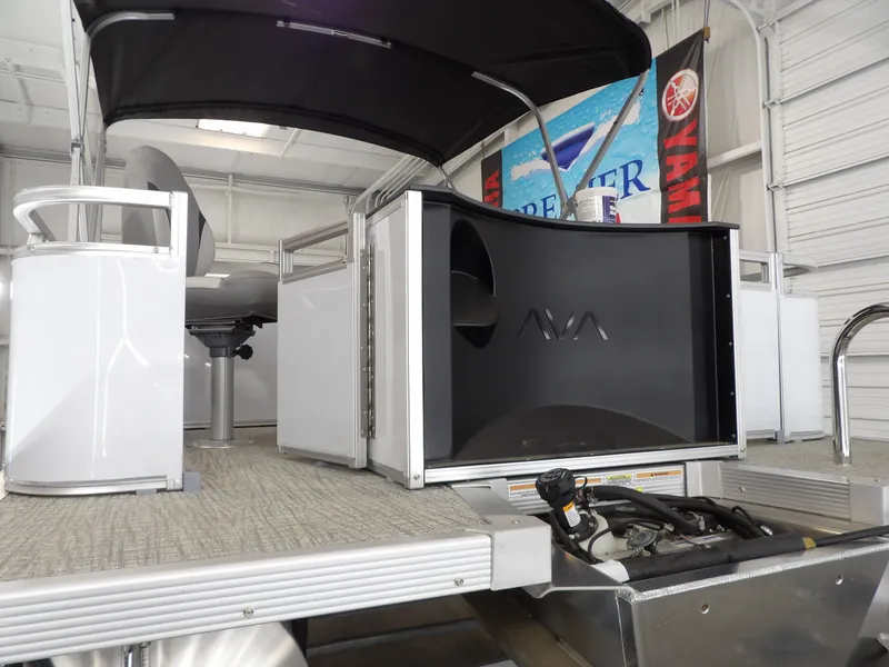 Slide: The Image of Avalon Venture 85 Rear Fish - 21' 2026 - 13