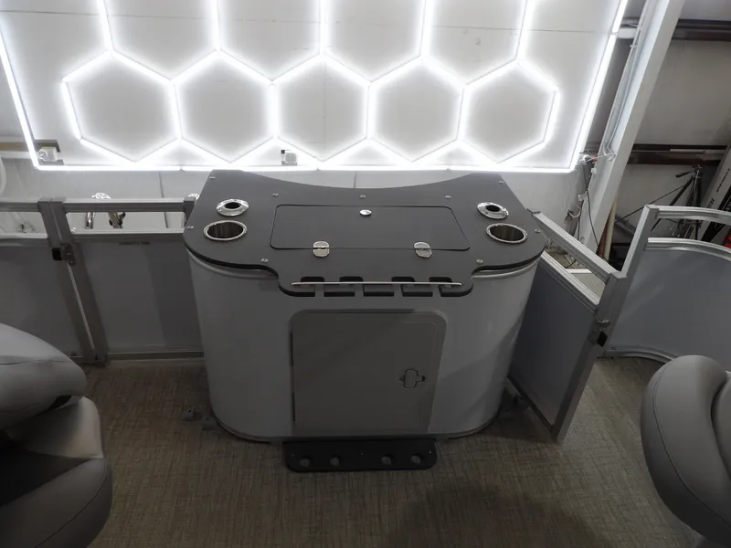 Slide: The Image of Avalon Venture 85 Rear Fish - 21' 2026 - 24