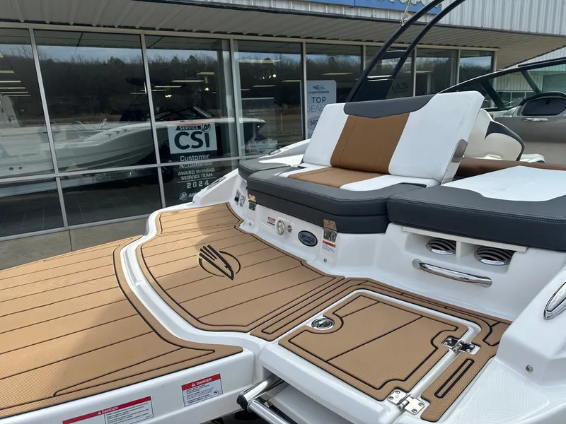 Slide: The Image of Chaparral 21 SSi 2026 - 11