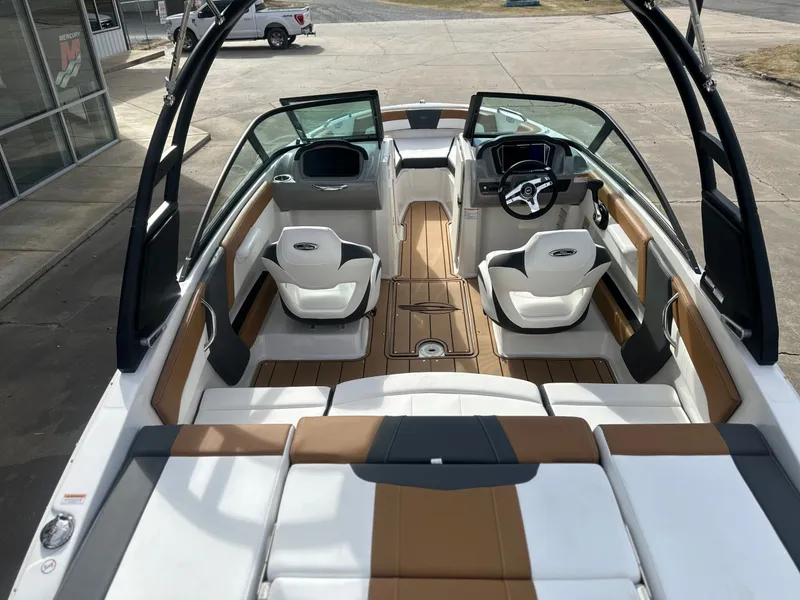 Slide: The Image of Chaparral 21 SSi 2026 - 4