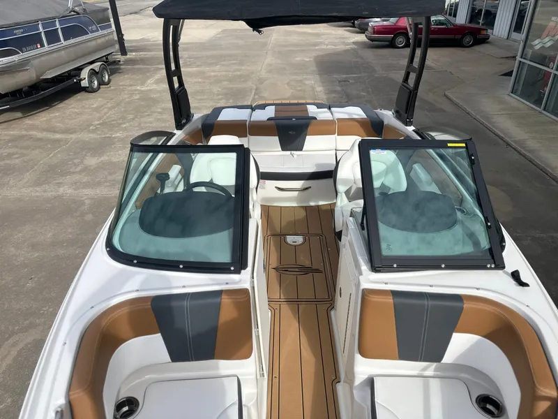 Slide: The Image of Chaparral 21 SSi 2026 - 7