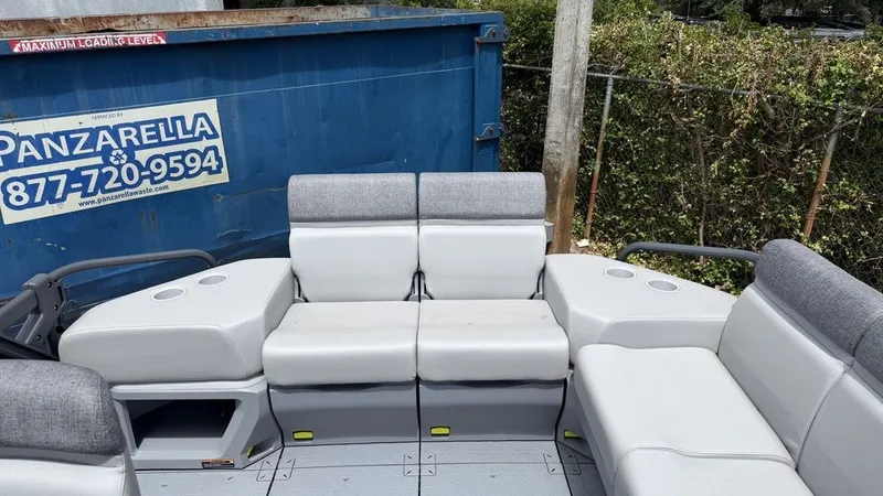 Slide: The Image of Sea-Doo Switch Sport™ 21 - 300 Hp Galvanized 2026 - 10