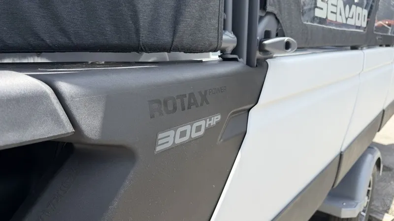 Slide: The Image of Sea-Doo Switch Sport™ 21 - 300 Hp Galvanized 2026 - 7