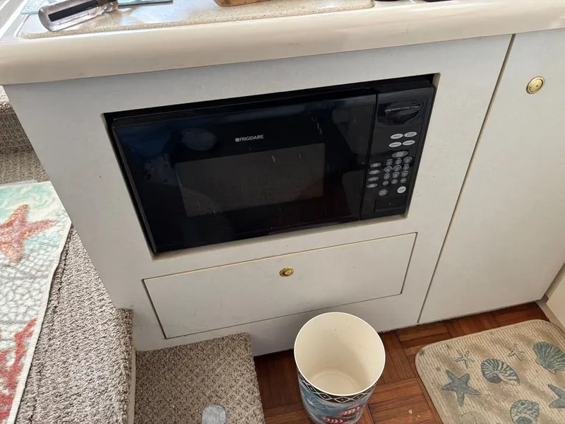 Slide: The Image of Cruisers Yachts 3650 Aft Cabin 1997 - 22