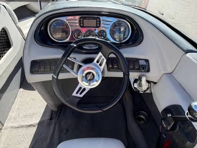 Slide: The Image of Malilbu Wakesetter 23 LSV 2006 - 10