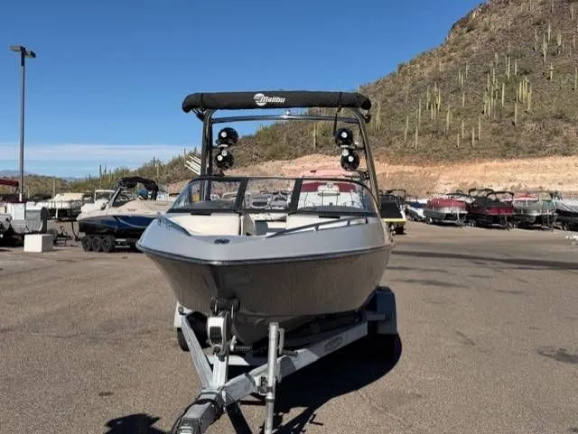 Slide: The Image of Malilbu Wakesetter 23 LSV 2006 - 4