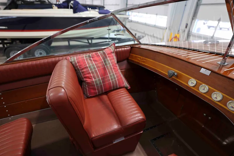 Slide: The Image of Grand Runabout 1985 - 10