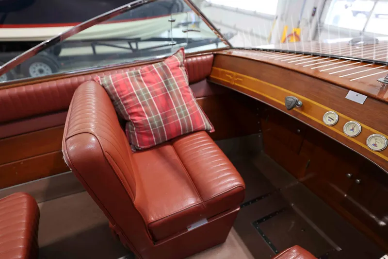 Slide: The Image of Grand Runabout 1985 - 11