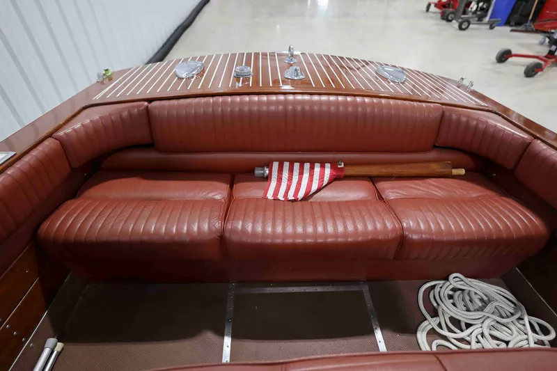 Slide: The Image of Grand Runabout 1985 - 15