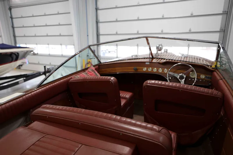 Slide: The Image of Grand Runabout 1985 - 17