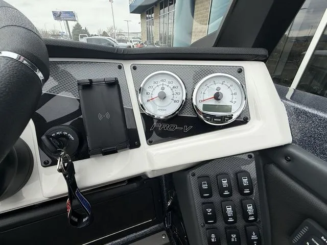 Slide: The Image of Lund 202 PRO-V GL Sport 2026 - 20