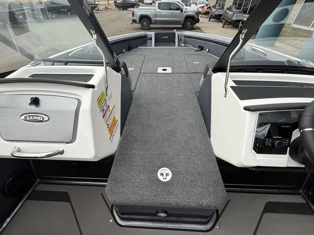 Slide: The Image of Lund 202 PRO-V GL Sport 2026 - 23