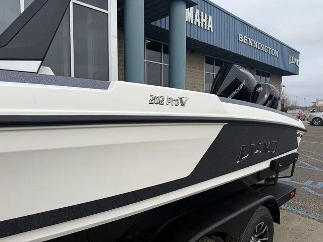 Slide: The Image of Lund 202 PRO-V GL Sport 2026 - 3