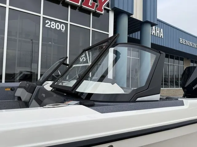 Slide: The Image of Lund 202 PRO-V GL Sport 2026 - 4