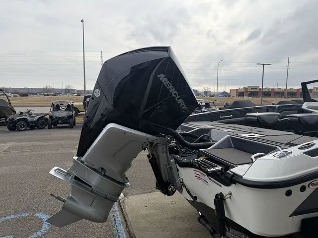 Slide: The Image of Lund 202 PRO-V GL Sport 2026 - 9