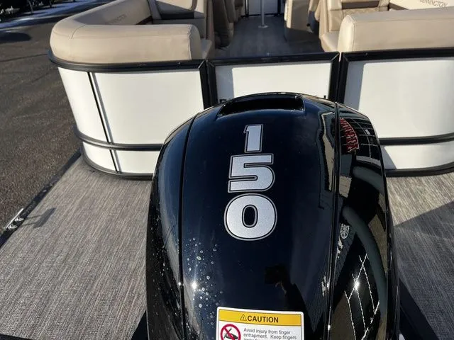 Slide: The Image of Bennington 22SSR Lux TriToon Pontoon 2026 - 11