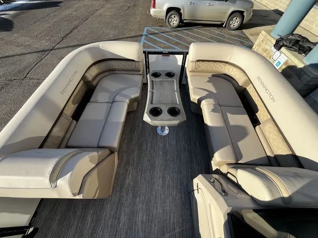 Slide: The Image of Bennington 22SSR Lux TriToon Pontoon 2026 - 23