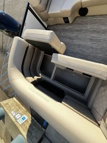 Slide: The Image of Bennington 22SSR Lux TriToon Pontoon 2026 - 27