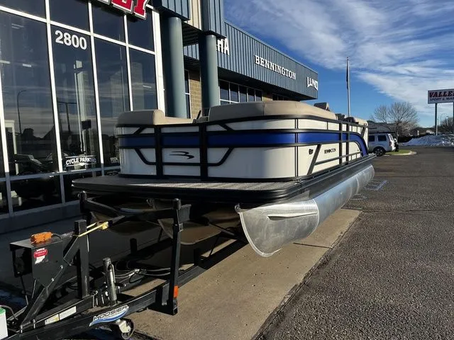 Slide: The Image of Bennington 22SSR Lux TriToon Pontoon 2026 - 4