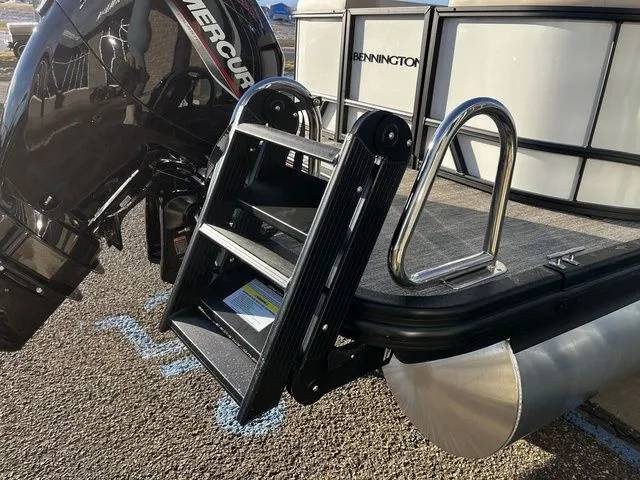 Slide: The Image of Bennington 22SSR Lux TriToon Pontoon 2026 - 9