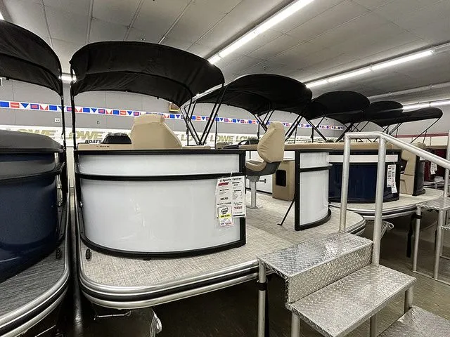 Slide: The Image of Lowe LF 214 2026 - 2