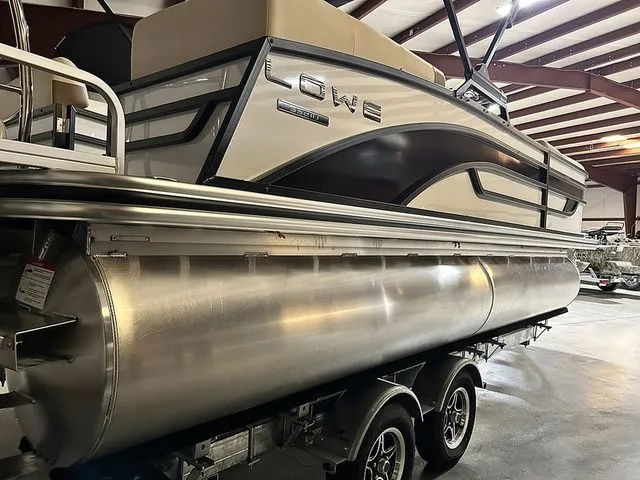 Slide: The Image of Lowe SS 210 WT TL 2026 - 11