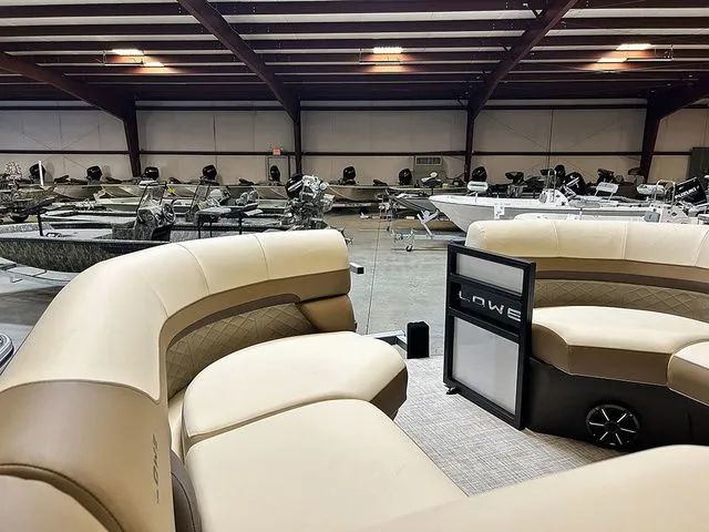 Slide: The Image of Lowe SS 210 WT TL 2026 - 13