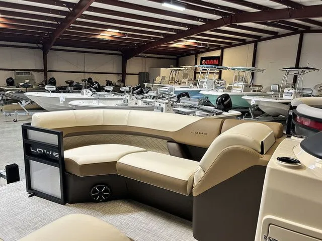 Slide: The Image of Lowe SS 210 WT TL 2026 - 14