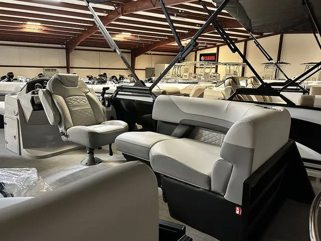 Slide: The Image of Lowe SS 210 WT 2026 - 4