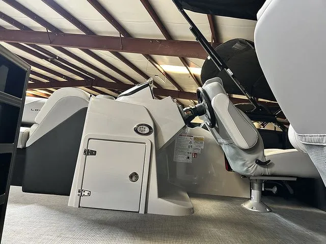 Slide: The Image of Lowe SS 210 WT 2026 - 7