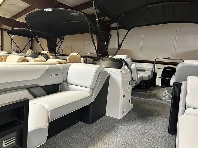 Slide: The Image of Lowe SS 210 WT 2026 - 9