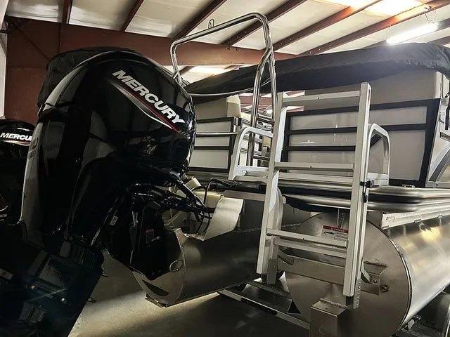 Slide: The Image of Lowe SS 210 WT 2026 - 11