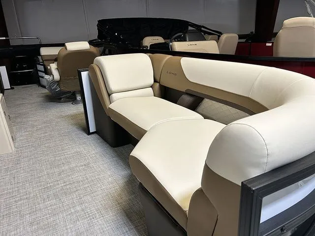 Slide: The Image of Lowe SS 210 WT 2026 - 4