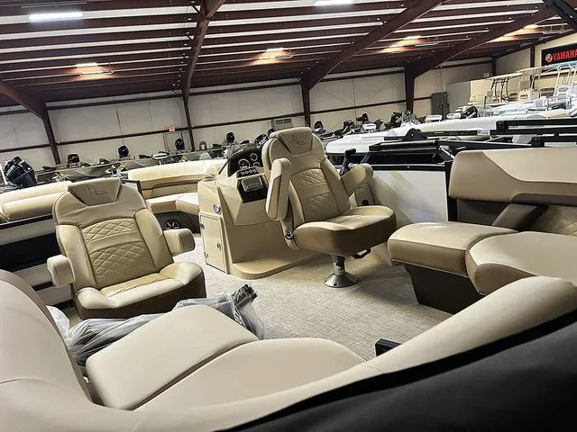 Slide: The Image of Lowe SS 210 WT 2026 - 5