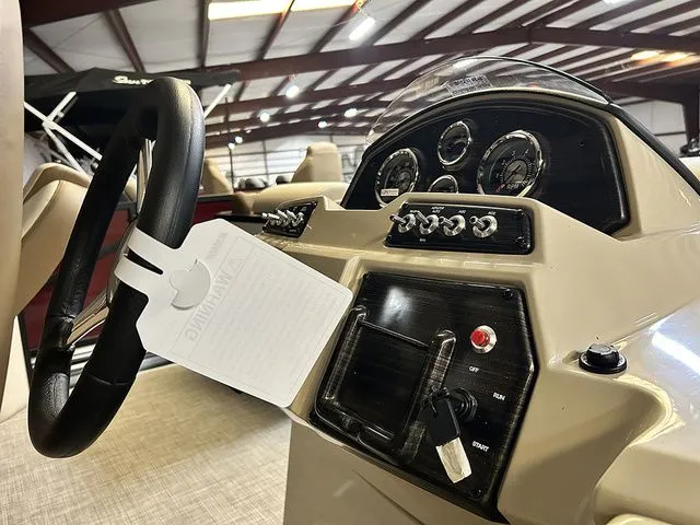 Slide: The Image of Lowe SS 210 WT 2026 - 8