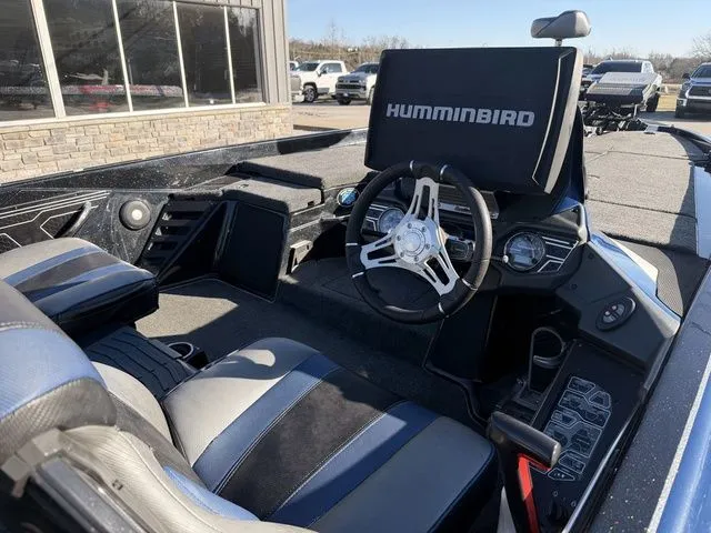 Slide: The Image of Skeeter FXR20 Limited 2021 - 6