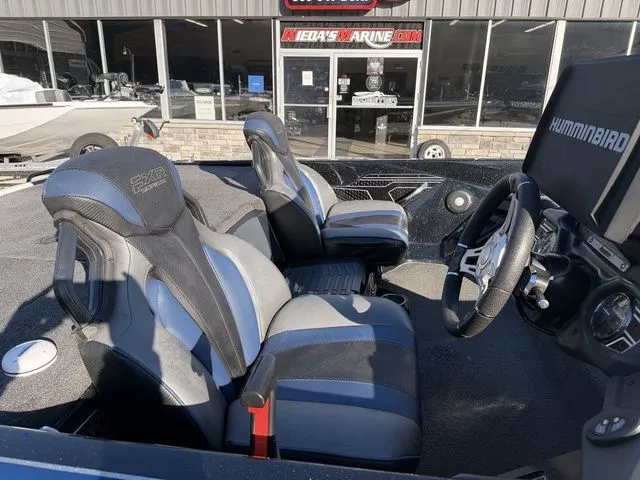 Slide: The Image of Skeeter FXR20 Limited 2021 - 7