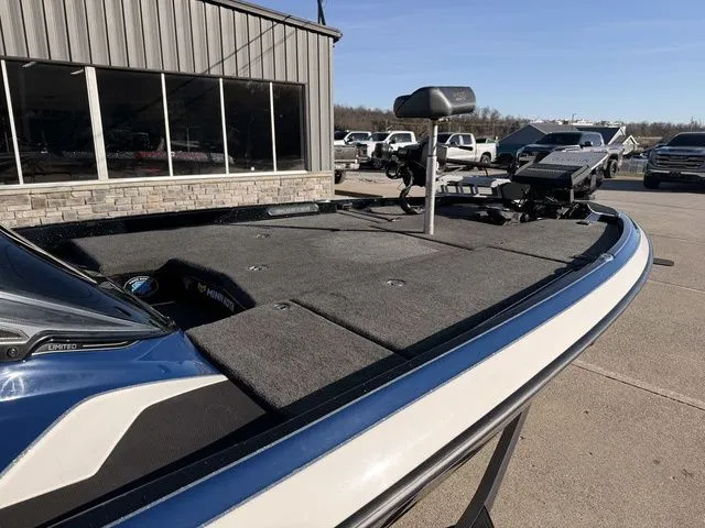 Slide: The Image of Skeeter FXR20 Limited 2021 - 8