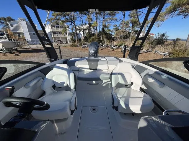 Slide: The Image of Chaparral 21 SSi OB 2026 - 9