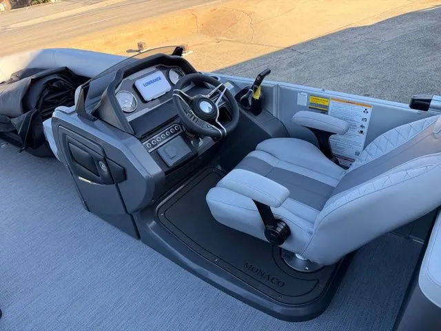 Slide: The Image of Godfrey Monaco 235 SBC - Yamaha 200 2026 - 9